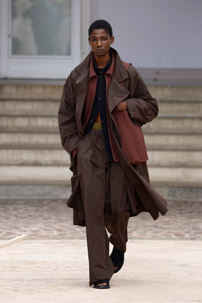 Homme Plissé Issey Miyake Spring 2025 Menswear; Photo: NowFashion.com