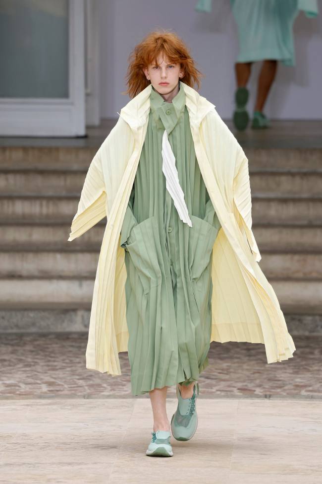 Homme Plissé Issey Miyake Spring 2025 Menswear; Photo: NowFashion.com
