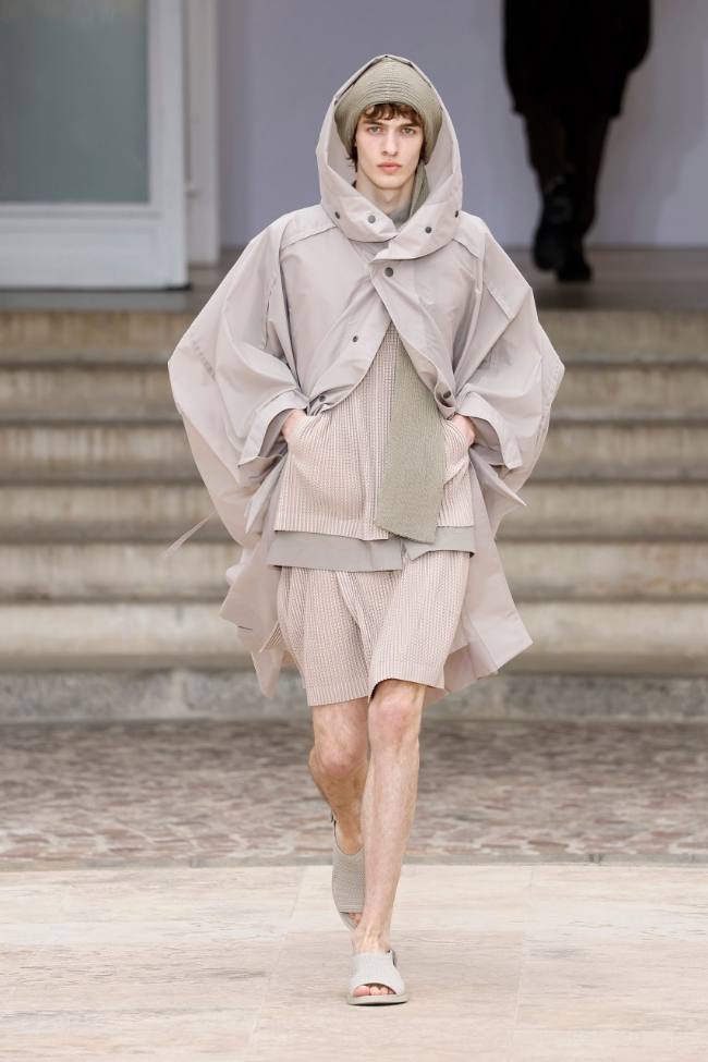 Homme Plissé Issey Miyake Spring 2025 Menswear; Photo: NowFashion.com