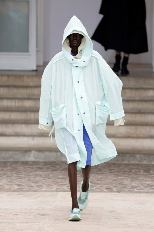 Homme Plissé Issey Miyake Spring 2025 Menswear; Photo: NowFashion.com