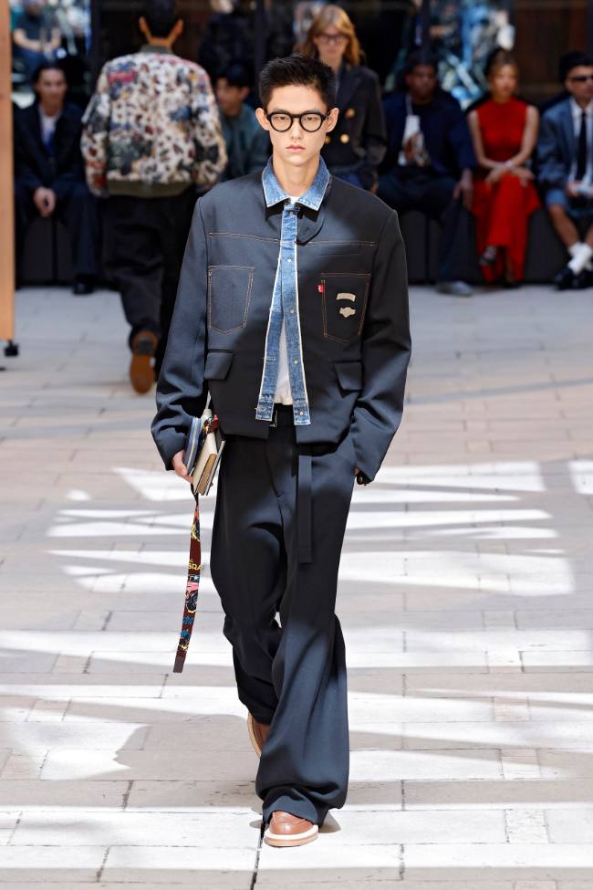 Sacai Spring 2025 Menswear; Photo: NowFashion.com