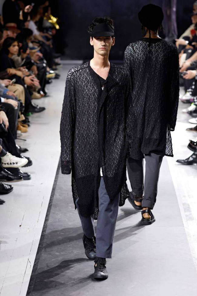 Yohji Yamamoto Spring 2025 Menswear; Photo: NowFashion.com