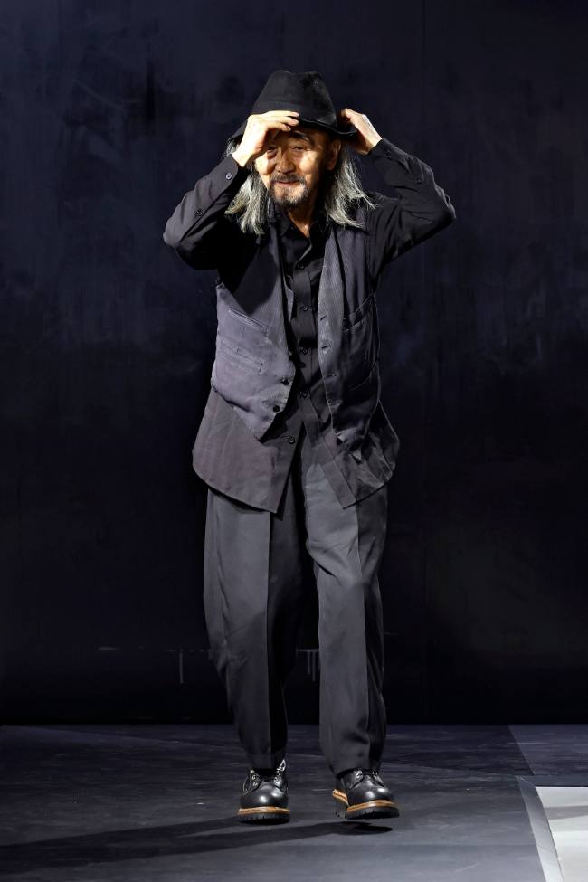 Yohji Yamamoto Spring 2025 Menswear; Photo: NowFashion.com