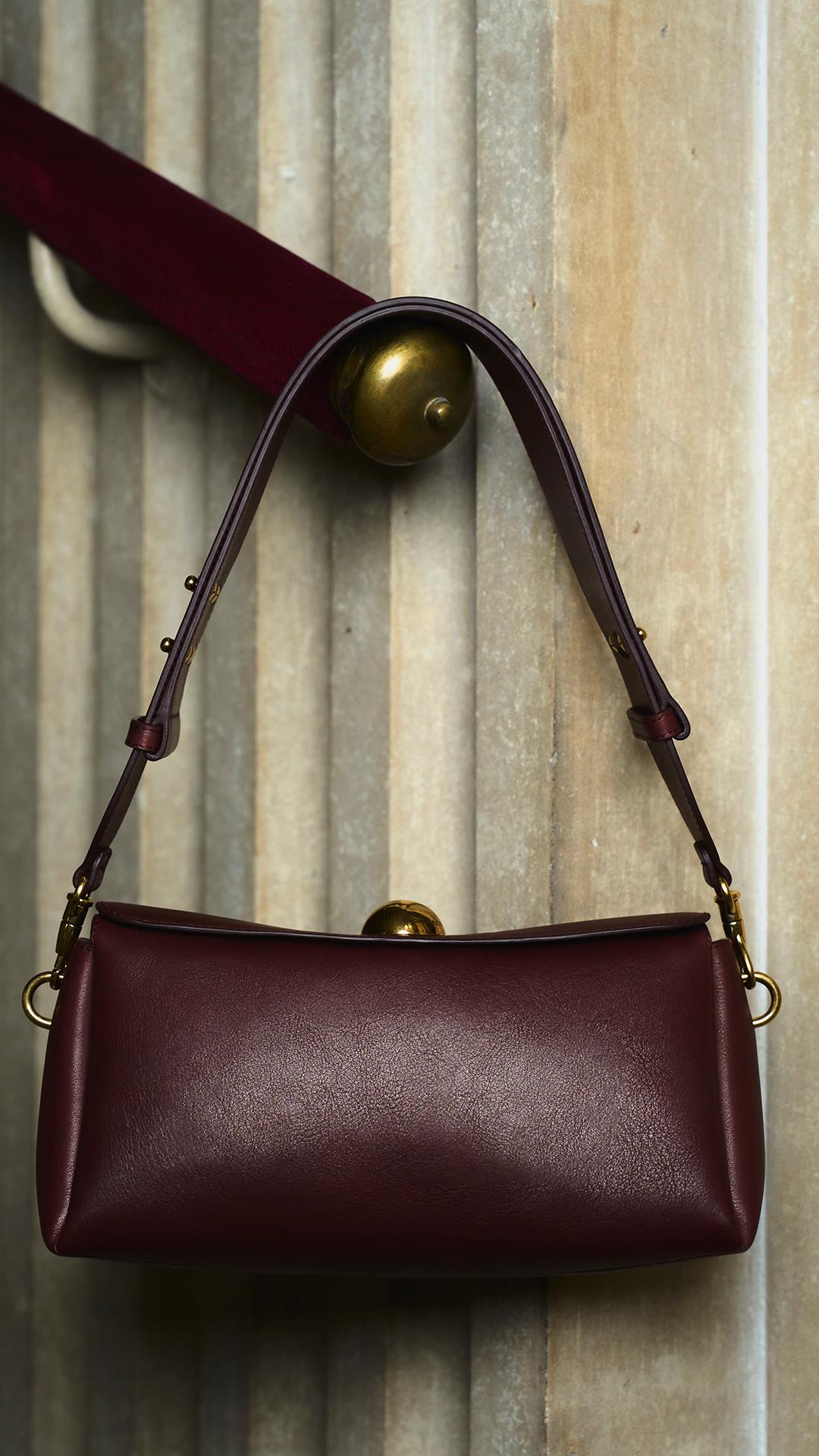 Ami Paris Spring 2025 Accessories, Footwear & Jewellery; Photo: Zoe Joubert for Ami Paris