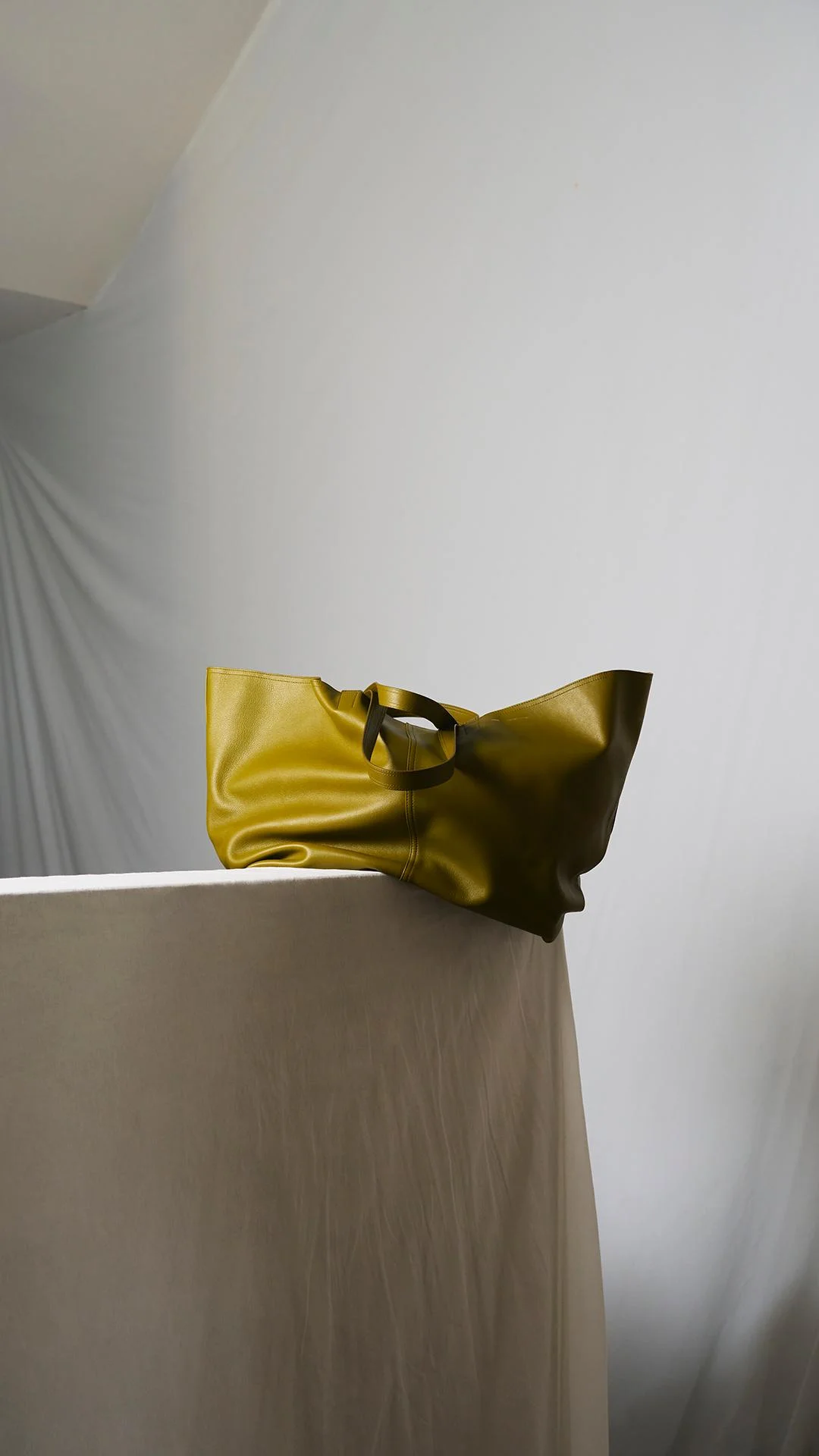 Ami Paris Spring 2025 Accessories, Footwear & Jewellery; Photo: Zoe Joubert for Ami Paris