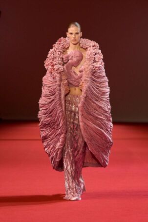 2/41 | Manish Malhotra Fall 2026 Haute Couture | Courtesy of Manish Malhotra Manish Malhotra Fall 2026 Haute Couture | Courtesy of Manish Malhotra