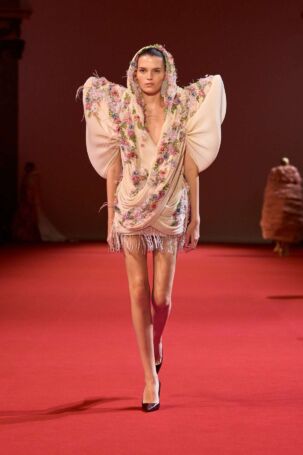 5/41 | Manish Malhotra Fall 2026 Haute Couture | Courtesy of Manish Malhotra Manish Malhotra Fall 2026 Haute Couture | Courtesy of Manish Malhotra