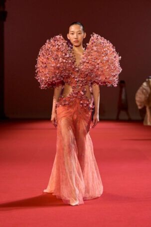 6/41 | Manish Malhotra Fall 2026 Haute Couture | Courtesy of Manish Malhotra Manish Malhotra Fall 2026 Haute Couture | Courtesy of Manish Malhotra