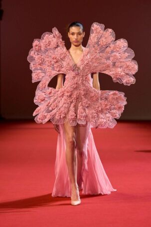 7/41 | Manish Malhotra Fall 2026 Haute Couture | Courtesy of Manish Malhotra Manish Malhotra Fall 2026 Haute Couture | Courtesy of Manish Malhotra