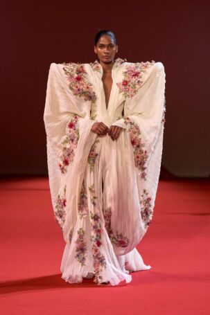 8/41 | Manish Malhotra Fall 2026 Haute Couture | Courtesy of Manish Malhotra Manish Malhotra Fall 2026 Haute Couture | Courtesy of Manish Malhotra