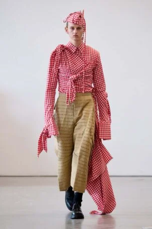5/27 | Fruché Spring 2027 | Photo: James Cochrane | Courtesy of Berlin Fashion Week Fruché Spring 2027 | Photo: James Cochrane | Courtesy of Berlin Fashion Week