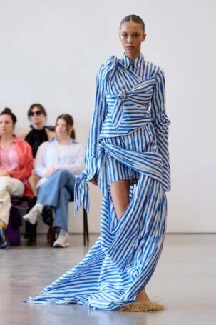12/27 | Fruché Spring 2027 | Photo: James Cochrane | Courtesy of Berlin Fashion Week Fruché Spring 2027 | Photo: James Cochrane | Courtesy of Berlin Fashion Week