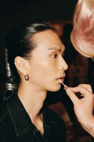 3/25 | Haderlump Spring 2027 Backstage | Photo: Ben Mönks | Courtesy of Berlin Fashion Week Haderlump Spring 2027 Backstage | Photo: Ben Mönks | Courtesy of Berlin Fashion Week