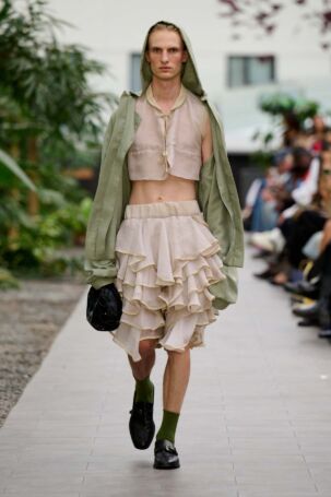 3/21 | IMPARI Spring 2027 | Photo: James Cochrane | Courtesy of Berlin Fashion Week IMPARI Spring 2027 | Photo: James Cochrane | Courtesy of Berlin Fashion Week