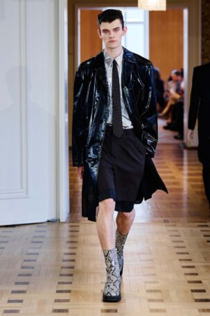 4/25 | JOHN LAWRENCE SULLIVAN Spring 2027 | Photo: Finnegan Koichi Godenschweger | Courtesy of Berlin Fashion Week JOHN LAWRENCE SULLIVAN Spring 2027 | Photo: Finnegan Koichi Godenschweger | Courtesy of Berlin Fashion Week