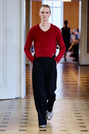 6/25 | JOHN LAWRENCE SULLIVAN Spring 2027 | Photo: Finnegan Koichi Godenschweger | Courtesy of Berlin Fashion Week JOHN LAWRENCE SULLIVAN Spring 2027 | Photo: Finnegan Koichi Godenschweger | Courtesy of Berlin Fashion Week