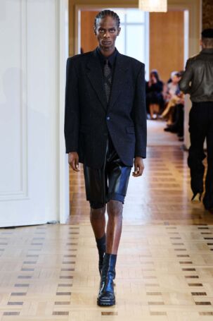 9/25 | JOHN LAWRENCE SULLIVAN Spring 2027 | Photo: Finnegan Koichi Godenschweger | Courtesy of Berlin Fashion Week JOHN LAWRENCE SULLIVAN Spring 2027 | Photo: Finnegan Koichi Godenschweger | Courtesy of Berlin Fashion Week