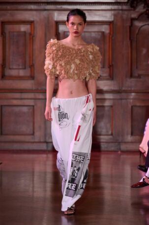 3/24 | Laura Gerte Spring 2027 | Photo: James Cochrane | Courtesy of Berlin Fashion Week Laura Gerte Spring 2027 | Photo: James Cochrane | Courtesy of Berlin Fashion Week