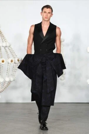 1/31 | Mariusz Przybylski Spring 2027 | Photo: Boris Marberg | Courtesy of Berlin Fashion Week Mariusz Przybylski Spring 2027 | Photo: Boris Marberg | Courtesy of Berlin Fashion Week
