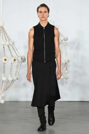5/31 | Mariusz Przybylski Spring 2027 | Photo: Boris Marberg | Courtesy of Berlin Fashion Week Mariusz Przybylski Spring 2027 | Photo: Boris Marberg | Courtesy of Berlin Fashion Week