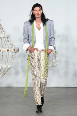 8/31 | Mariusz Przybylski Spring 2027 | Photo: Boris Marberg | Courtesy of Berlin Fashion Week Mariusz Przybylski Spring 2027 | Photo: Boris Marberg | Courtesy of Berlin Fashion Week