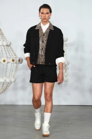 9/31 | Mariusz Przybylski Spring 2027 | Photo: Boris Marberg | Courtesy of Berlin Fashion Week Mariusz Przybylski Spring 2027 | Photo: Boris Marberg | Courtesy of Berlin Fashion Week