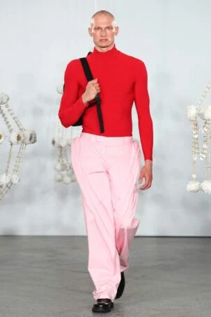 10/31 | Mariusz Przybylski Spring 2027 | Photo: Boris Marberg | Courtesy of Berlin Fashion Week Mariusz Przybylski Spring 2027 | Photo: Boris Marberg | Courtesy of Berlin Fashion Week