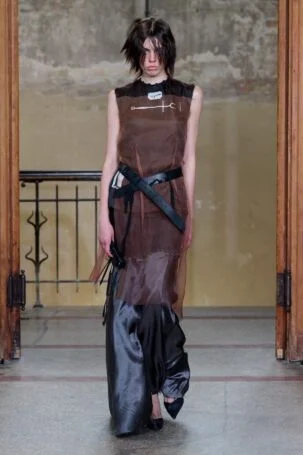 2/20 | Milk of Lime Spring 2027 | Photo: James Cochrane | Courtesy of Berlin Fashion Week Milk of Lime Spring 2027 | Photo: James Cochrane | Courtesy of Berlin Fashion Week