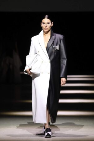 6/31 | Rebekka Ruétz Spring 2027 | Photo: Boris Marberg | Courtesy of Berlin Fashion Week Rebekka Ruétz Spring 2027 | Photo: Boris Marberg | Courtesy of Berlin Fashion Week