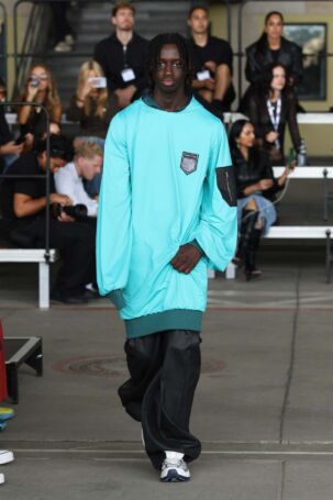 4/32 | sample030 Spring 2027 | Photo: Boris Marberg | Courtesy of Berlin Fashion Week sample030 Spring 2027 | Photo: Boris Marberg | Courtesy of Berlin Fashion Week