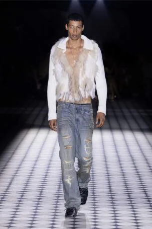 2/27 | Unvain Spring 2027 | Photo: Andreas Hofrichter | Courtesy of Berlin Fashion Week Unvain Spring 2027 | Photo: Andreas Hofrichter | Courtesy of Berlin Fashion Week