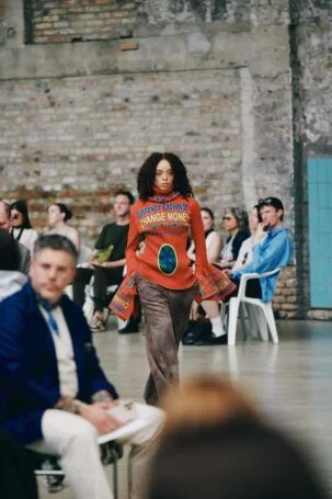3/35 | William Fan Spring 2027 Setting | Photo: Ben Mönks | Courtesy of Berlin Fashion Week William Fan Spring 2027 Setting | Photo: Ben Mönks | Courtesy of Berlin Fashion Week