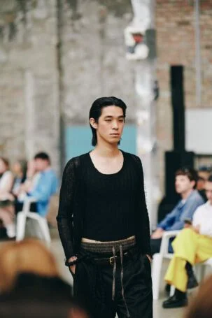 5/35 | William Fan Spring 2027 Setting | Photo: Ben Mönks | Courtesy of Berlin Fashion Week William Fan Spring 2027 Setting | Photo: Ben Mönks | Courtesy of Berlin Fashion Week