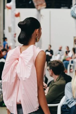 10/35 | William Fan Spring 2027 Setting | Photo: Ben Mönks | Courtesy of Berlin Fashion Week William Fan Spring 2027 Setting | Photo: Ben Mönks | Courtesy of Berlin Fashion Week