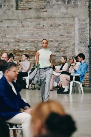 11/35 | William Fan Spring 2027 Setting | Photo: Ben Mönks | Courtesy of Berlin Fashion Week William Fan Spring 2027 Setting | Photo: Ben Mönks | Courtesy of Berlin Fashion Week