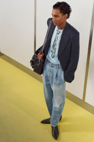 2/31 | Acne Studios Spring 2027 Menswear | Courtesy of Acne Studios Acne Studios Spring 2027 Menswear | Courtesy of Acne Studios