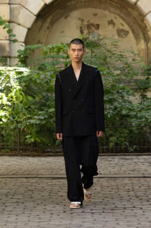 9/32 |Look 9A| Beautiful People Spring 2027 Menswear | Courtesy of Beautiful People Beautiful People Spring 2027 Menswear | Courtesy of Beautiful People