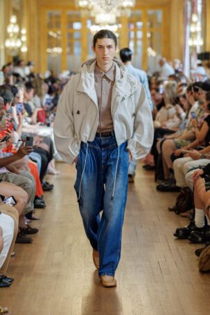 10/30 | Hed Mayner Spring 2027 Menswear | Photo: Paolo Marelli / Collective Parade | Courtesy of Hed Mayner Hed Mayner Spring 2027 Menswear | Photo: Paolo Marelli / Collective Parade | Courtesy of Hed Mayner