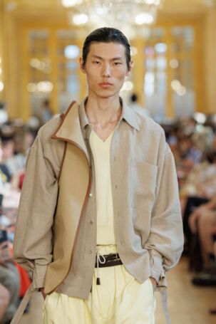 7/30 | Details at Hed Mayner Spring 2027 Menswear | Photo: Paolo Marelli / Collective Parade | Courtesy of Hed Mayner Details at Hed Mayner Spring 2027 Menswear | Photo: Paolo Marelli / Collective Parade | Courtesy of Hed Mayner