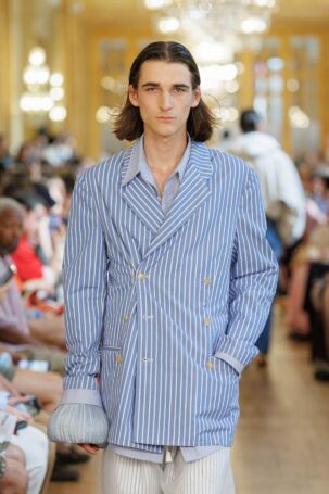 11/30 | Details at Hed Mayner Spring 2027 Menswear | Photo: Paolo Marelli / Collective Parade | Courtesy of Hed Mayner Details at Hed Mayner Spring 2027 Menswear | Photo: Paolo Marelli / Collective Parade | Courtesy of Hed Mayner