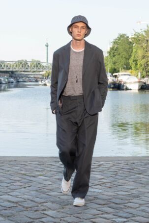 11/34 | Officine Générale Spring 2027 Menswear | Courtesy of Officine Générale Officine Générale Spring 2027 Menswear | Courtesy of Officine Générale