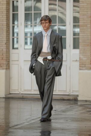 1/26 | Sean Suen Spring 2027 Menswear | Courtesy of Sean Suen Sean Suen Spring 2027 Menswear | Courtesy of Sean Suen