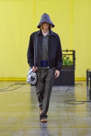 4/26 | Solid Homme Spring 2027 Menswear | Photo: Luca Tombolini | Courtesy of Solid Homme Solid Homme Spring 2027 Menswear | Photo: Luca Tombolini | Courtesy of Solid Homme