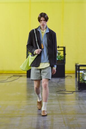 5/26 | Solid Homme Spring 2027 Menswear | Photo: Luca Tombolini | Courtesy of Solid Homme Solid Homme Spring 2027 Menswear | Photo: Luca Tombolini | Courtesy of Solid Homme