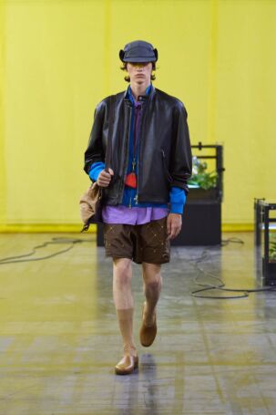 10/26 | Solid Homme Spring 2027 Menswear | Photo: Luca Tombolini | Courtesy of Solid Homme Solid Homme Spring 2027 Menswear | Photo: Luca Tombolini | Courtesy of Solid Homme