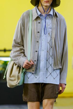 2/125 | Solid Homme Spring 2027 Menswear Details | Courtesy of Solid Homme Solid Homme Spring 2027 Menswear Details | Courtesy of Solid Homme