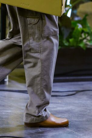 8/125 | Solid Homme Spring 2027 Menswear Details | Courtesy of Solid Homme Solid Homme Spring 2027 Menswear Details | Courtesy of Solid Homme