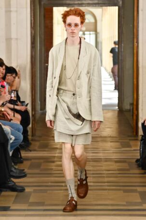 5/34 | ZIGGY CHEN Spring 2027 Menswear | Photo: Alessandro Tinelli | Courtesy of ZIGGY CHEN ZIGGY CHEN Spring 2027 Menswear | Photo: Alessandro Tinelli | Courtesy of ZIGGY CHEN
