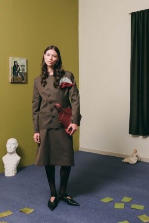 4/31 | Absent Findings Spring 2027 Menswear | Photo: Laura Puscasu | Courtesy of Absent Findings Absent Findings Spring 2027 Menswear | Photo: Laura Puscasu | Courtesy of Absent Findings