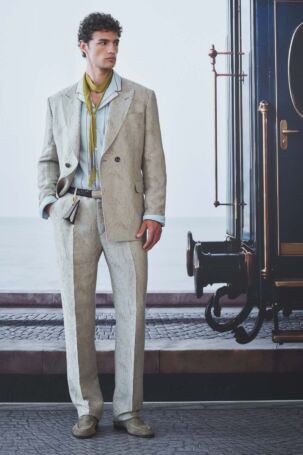 2/28 | Etro Spring 2027 Menswear | Courtesy of Etro Etro Spring 2027 Menswear | Courtesy of Etro